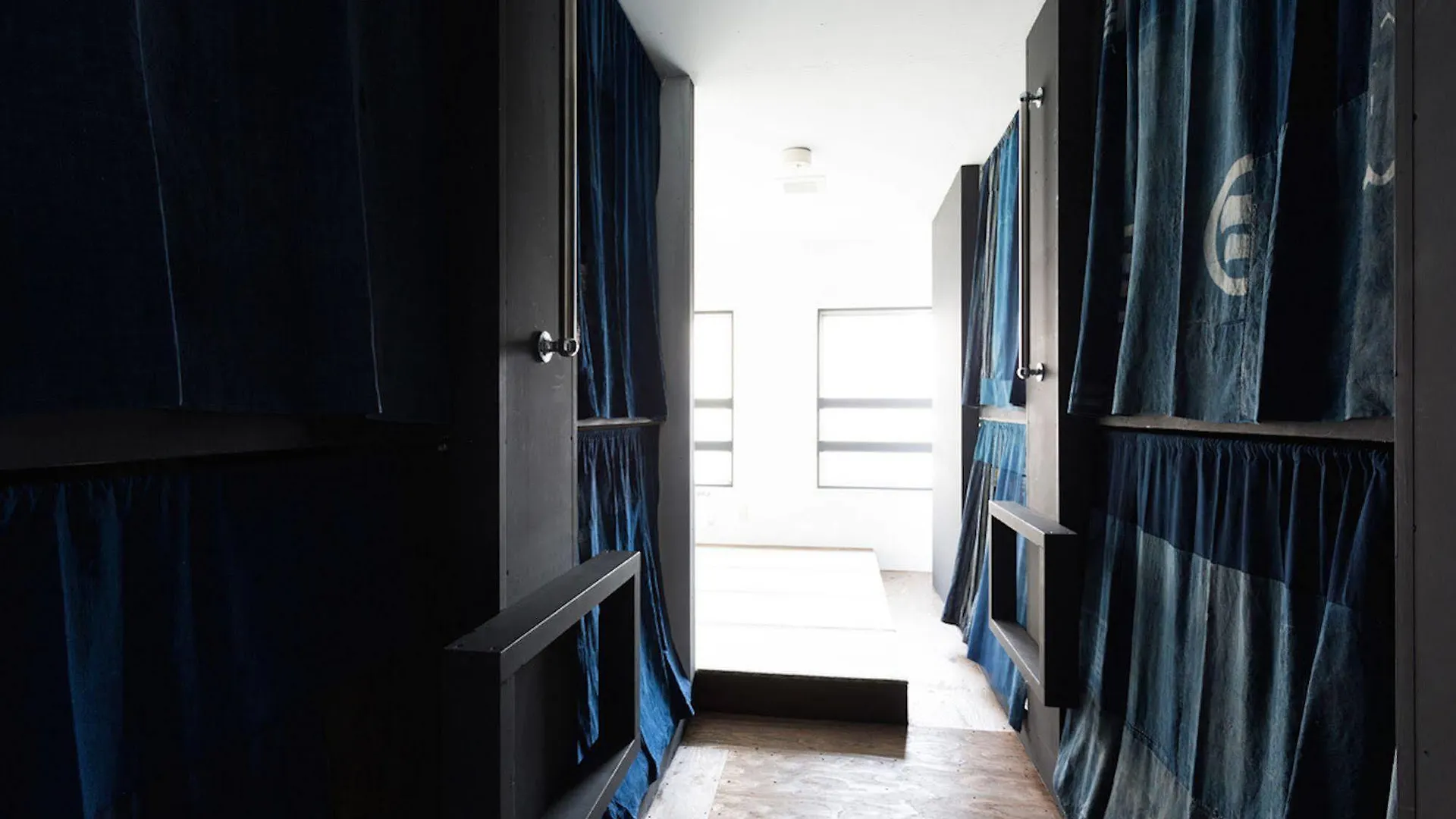 Tokyo Hutte Hostel