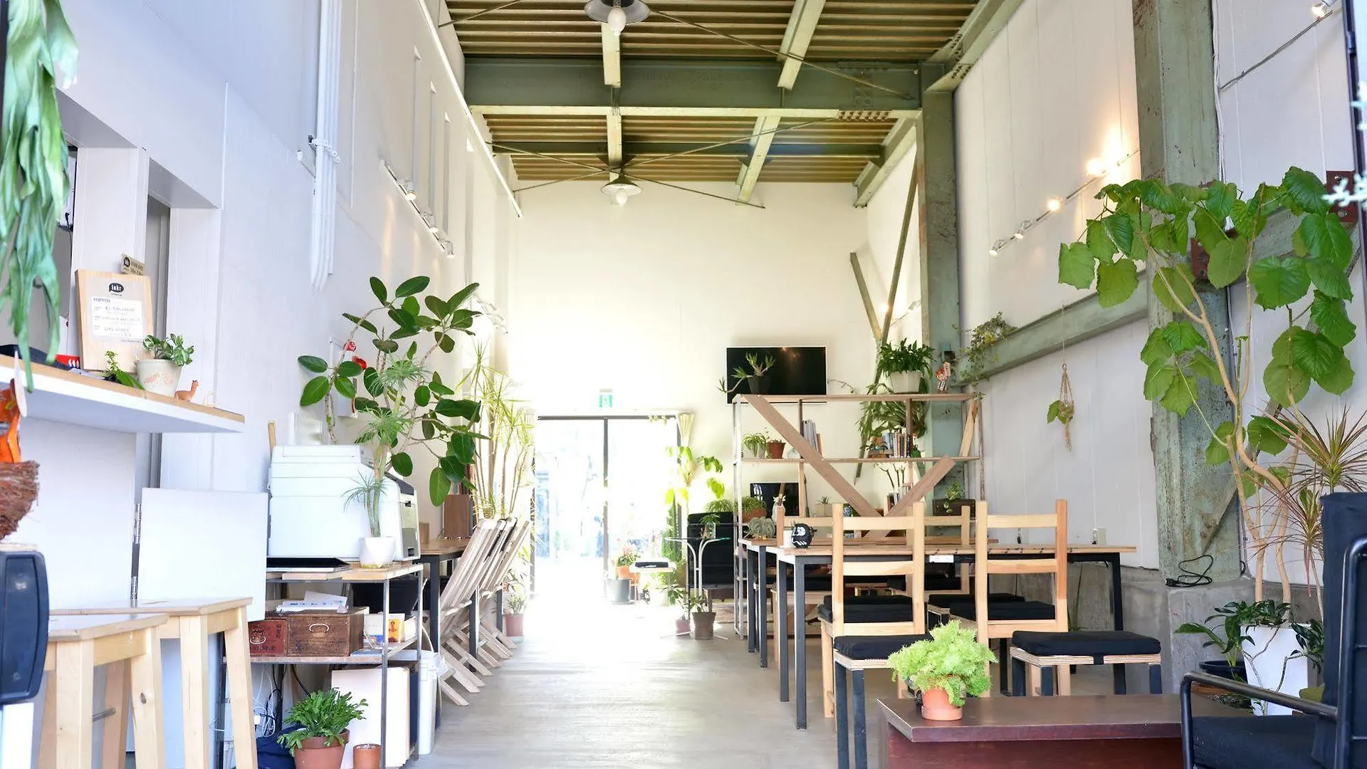 Tokyo Hutte Hostel 0*,